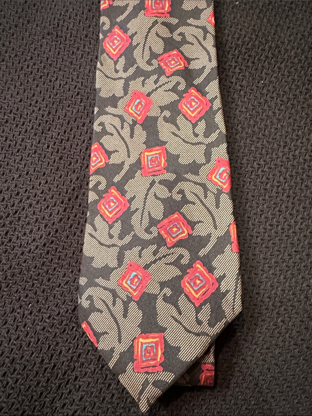 Cellini Men's Black Floral Pattern Tie with Red Accents